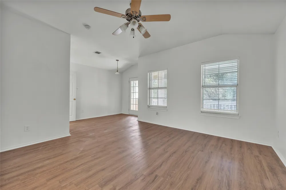 259 Mendez Loop Kyle, TX 78640