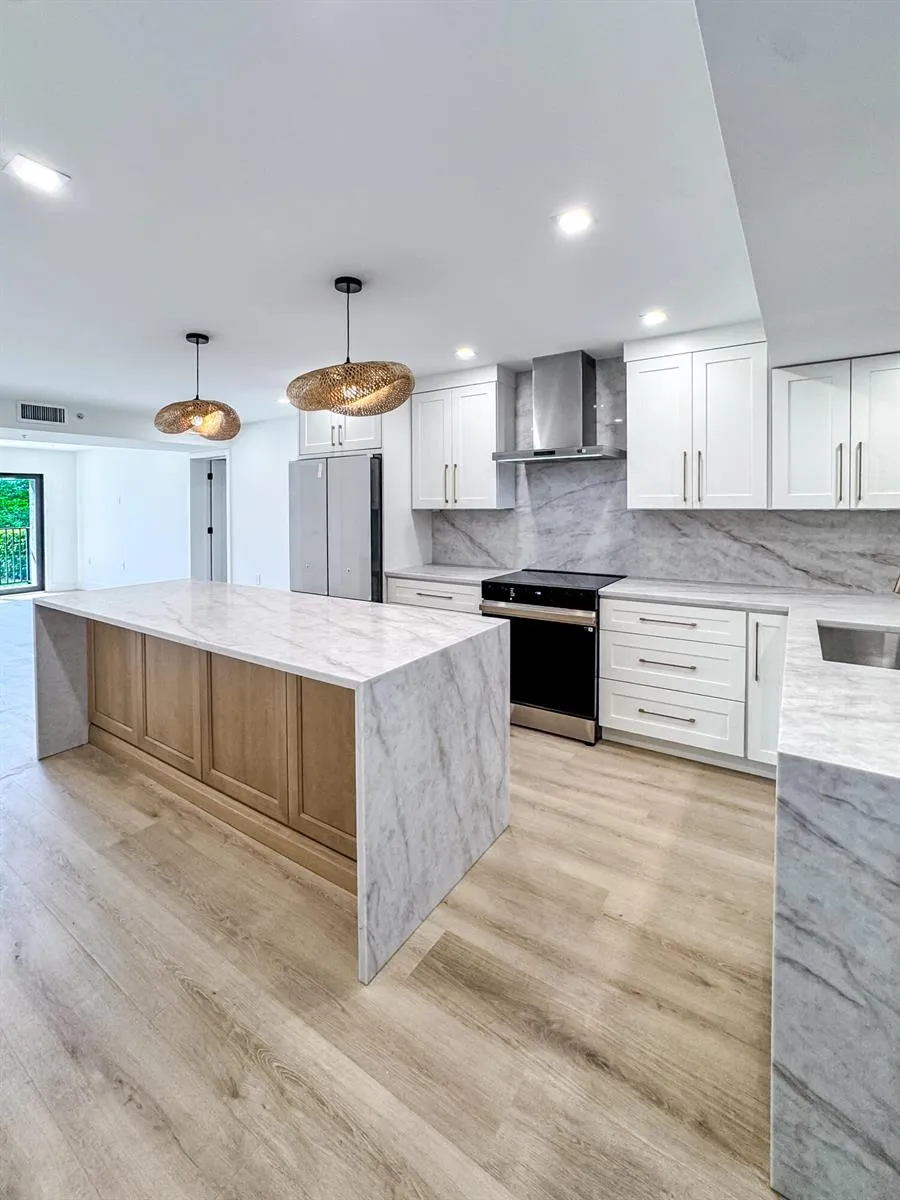 1701 Marina Isle Way #103 Jupiter, FL 33477