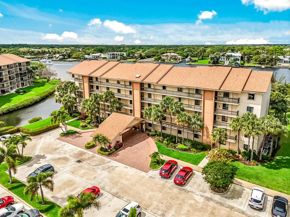 1701 Marina Isle Way #103 Jupiter, FL 33477