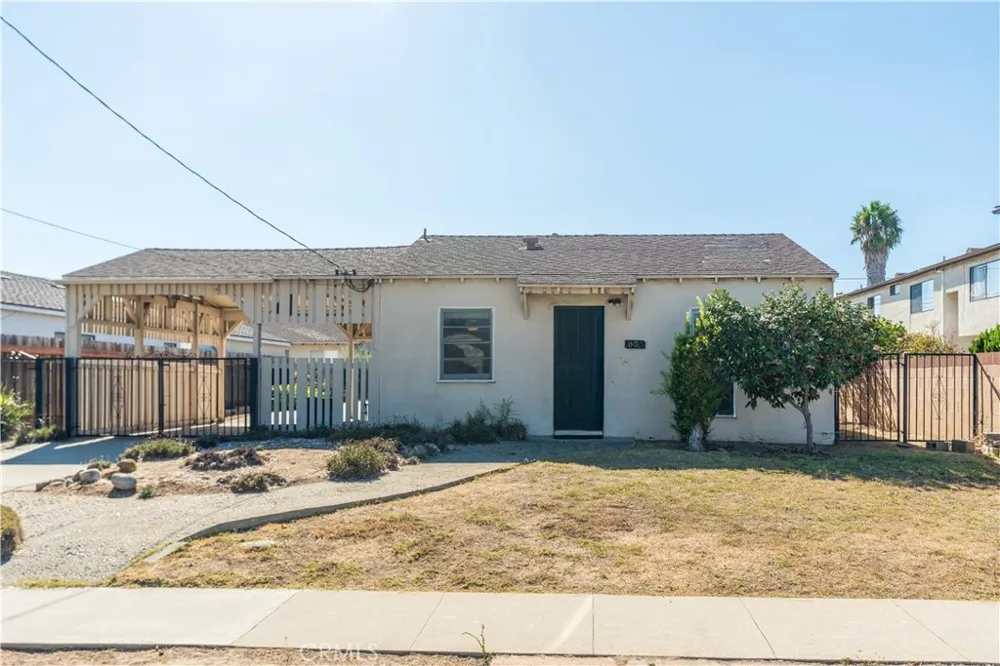 16023 S Manhattan Place Gardena, CA 90247