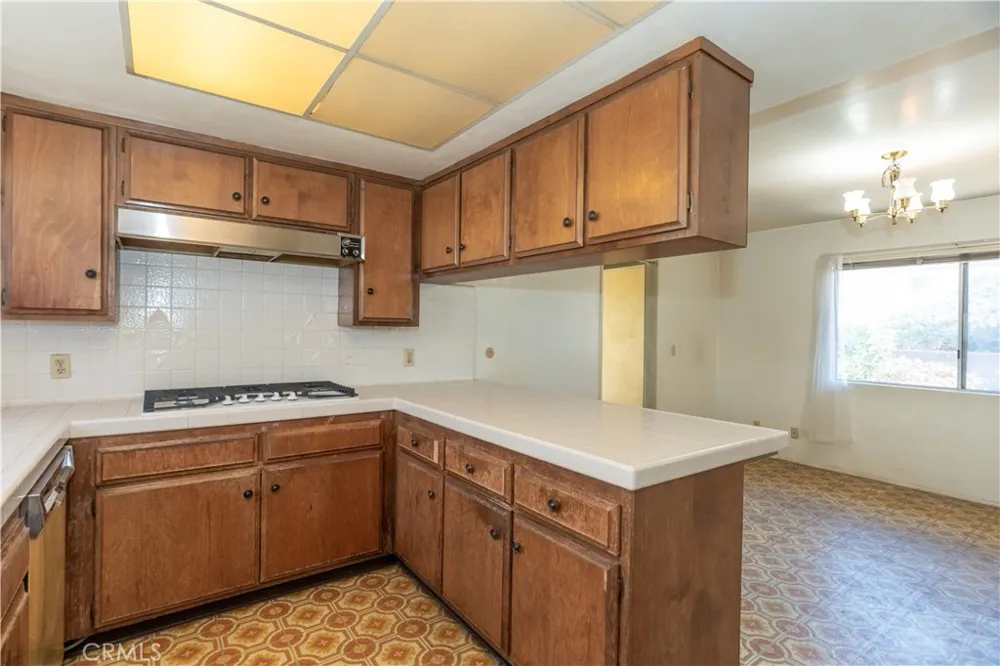 16023 S Manhattan Place Gardena, CA 90247