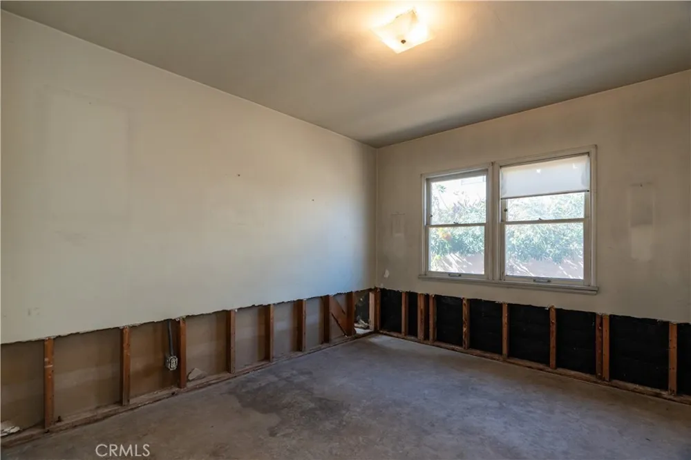 16023 S Manhattan Place Gardena, CA 90247