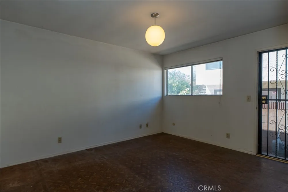 16023 S Manhattan Place Gardena, CA 90247