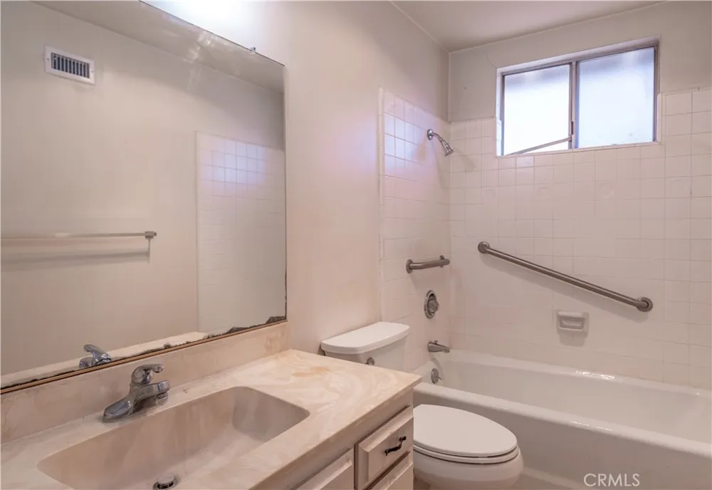 16023 S Manhattan Place Gardena, CA 90247