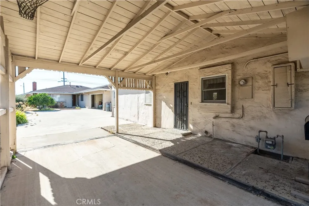 16023 S Manhattan Place Gardena, CA 90247