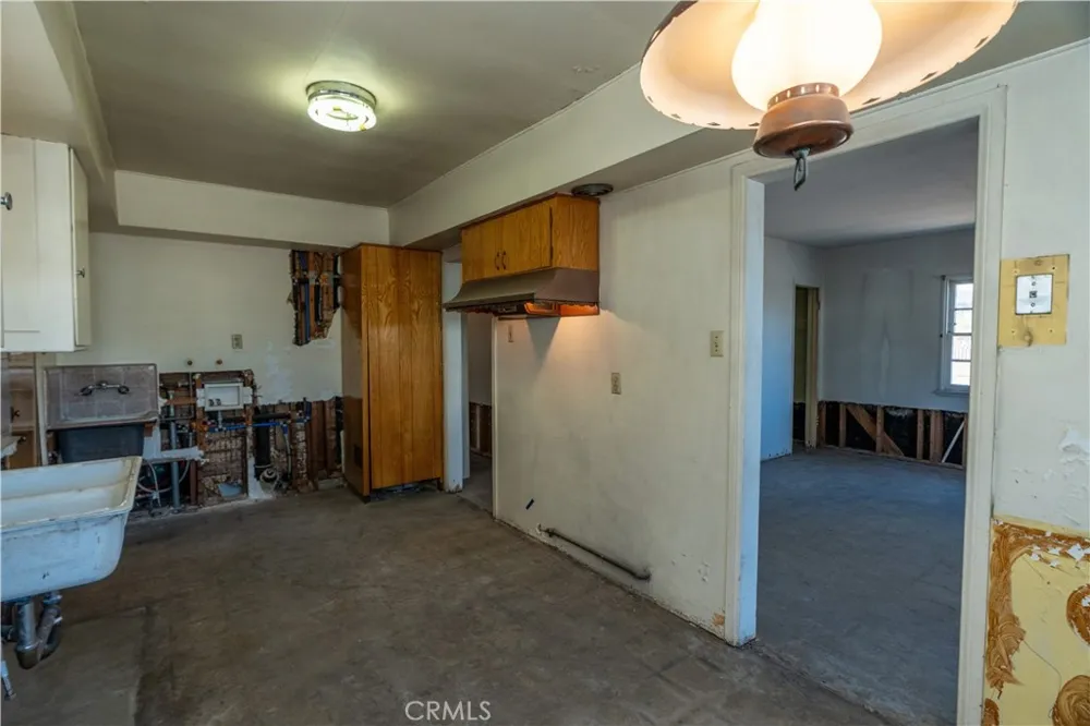 16023 S Manhattan Place Gardena, CA 90247