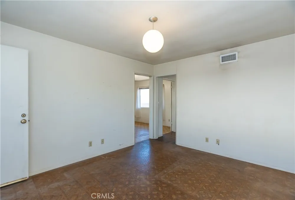 16023 S Manhattan Place Gardena, CA 90247