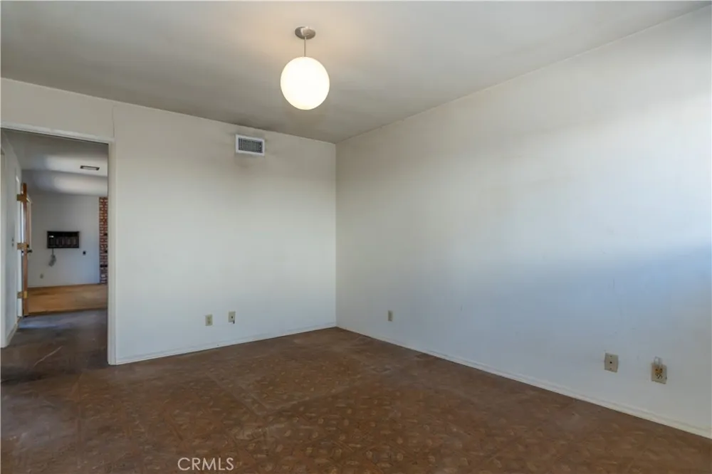16023 S Manhattan Place Gardena, CA 90247