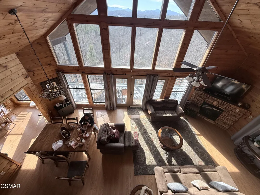 3767 Old Mountain Raod Road Sevierville, TN 37876