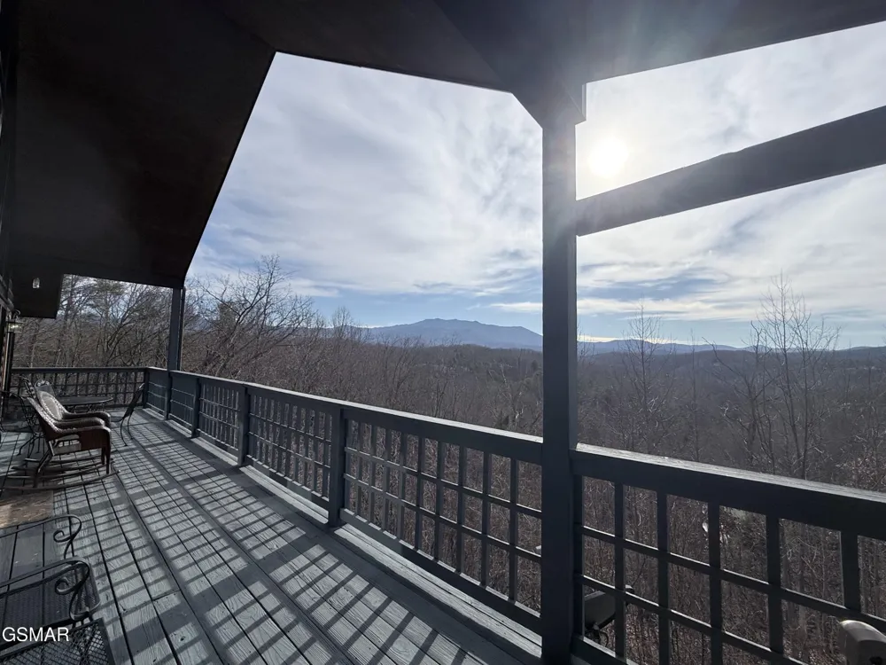 3767 Old Mountain Raod Road Sevierville, TN 37876
