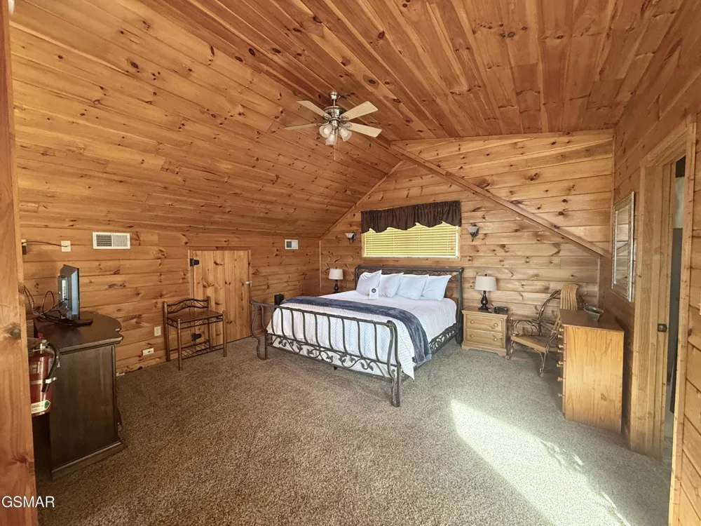3767 Old Mountain Raod Road Sevierville, TN 37876