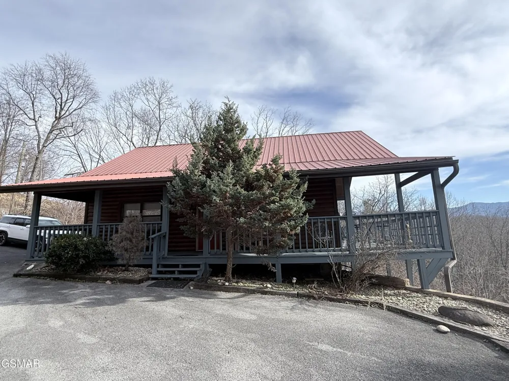 3767 Old Mountain Raod Road Sevierville, TN 37876
