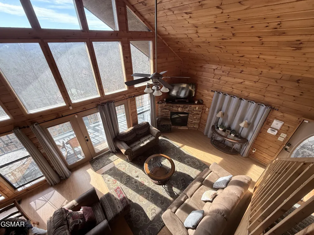 3767 Old Mountain Raod Road Sevierville, TN 37876
