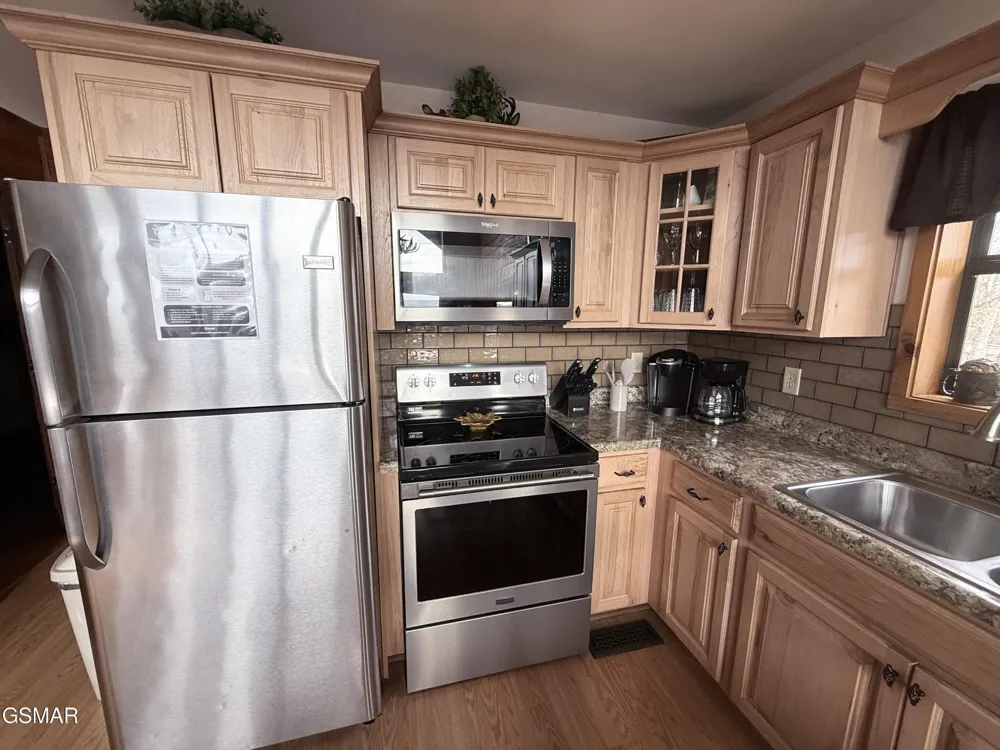 3767 Old Mountain Raod Road Sevierville, TN 37876