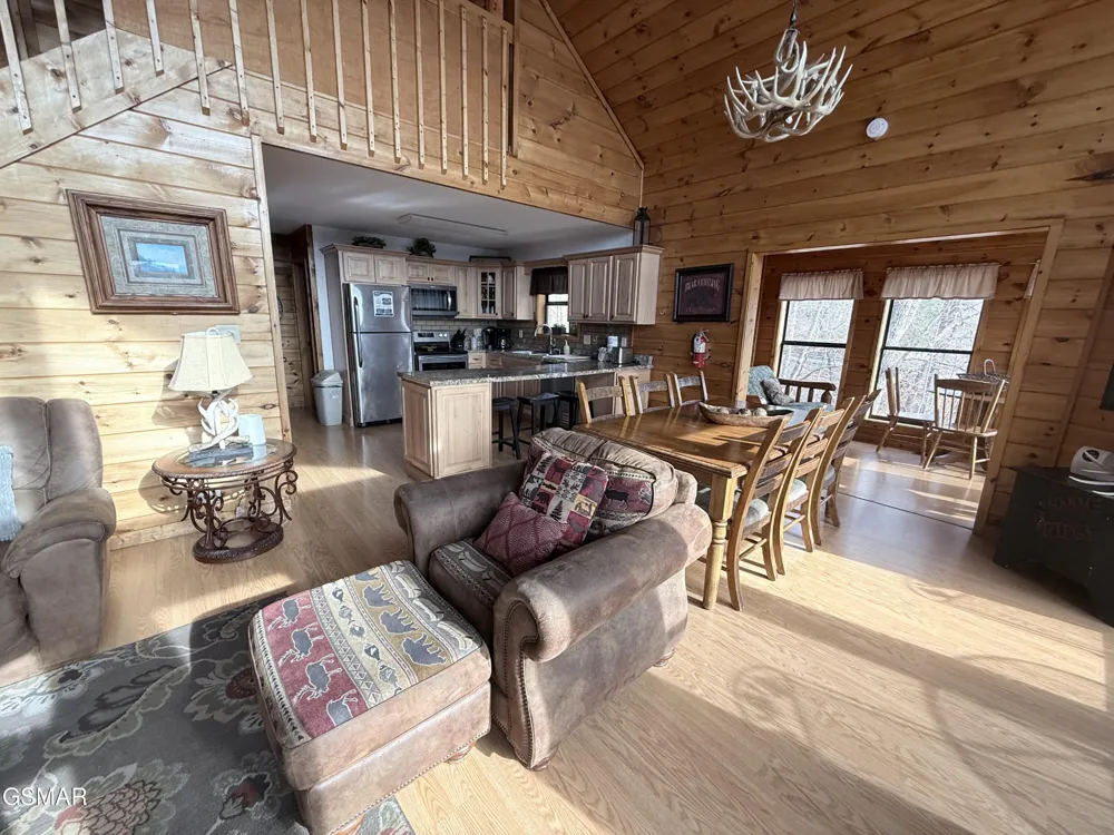 3767 Old Mountain Raod Road Sevierville, TN 37876