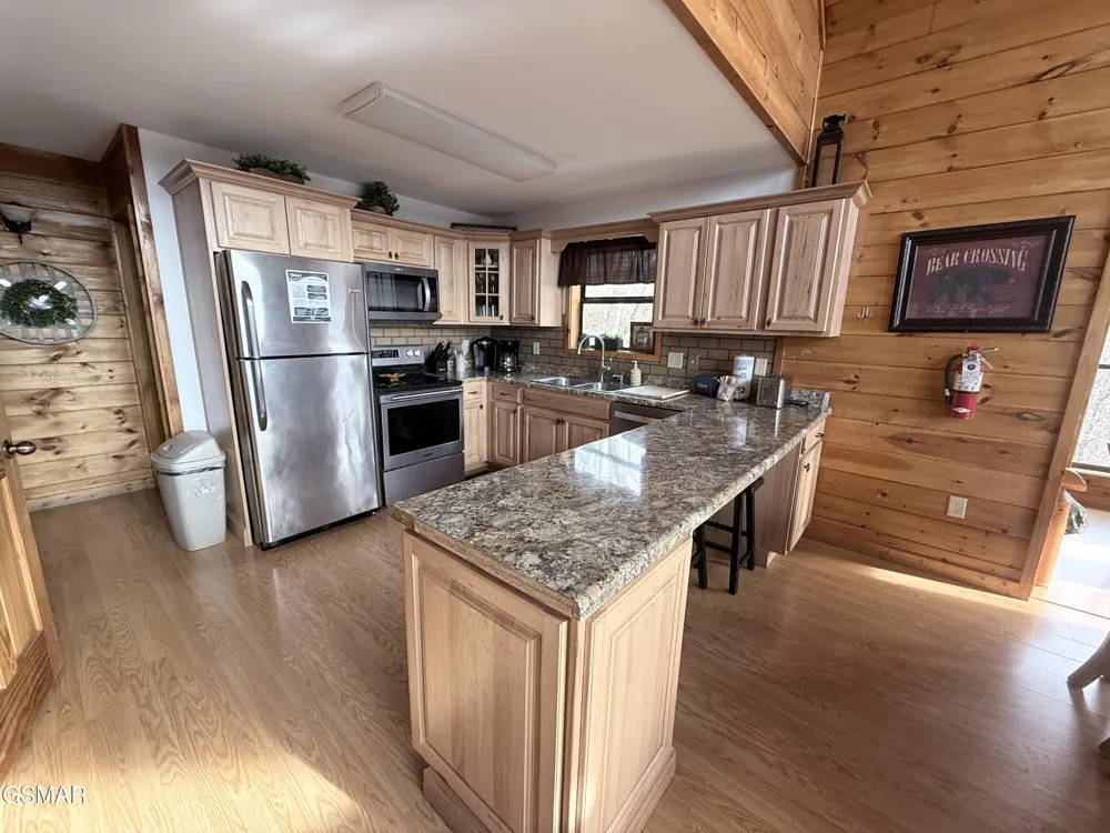 3767 Old Mountain Raod Road Sevierville, TN 37876