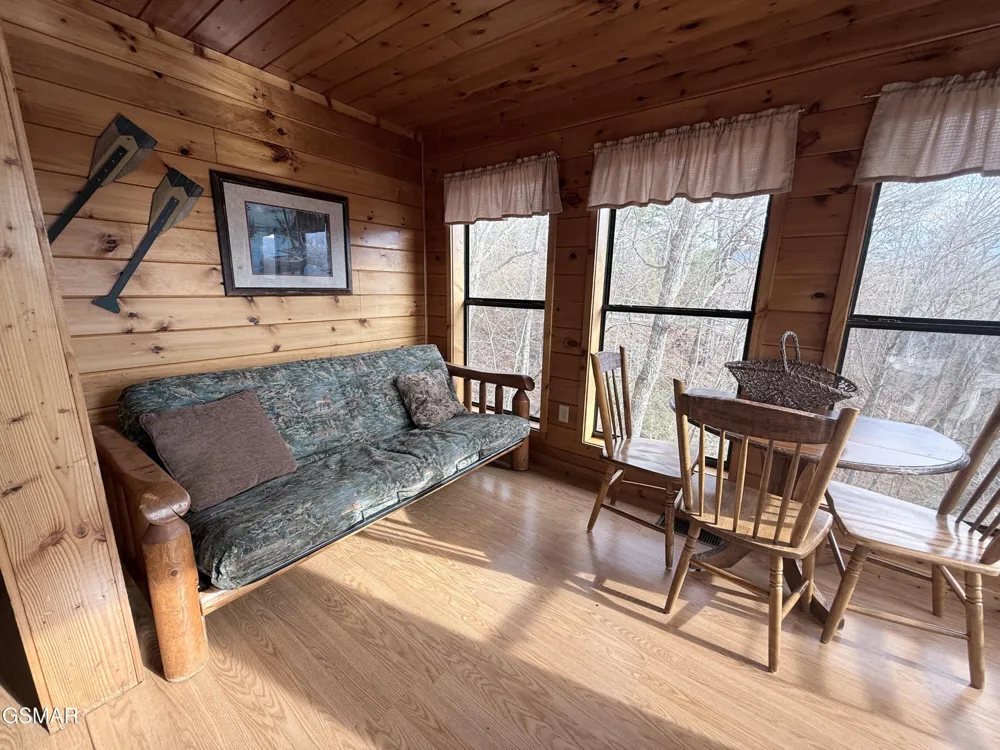 3767 Old Mountain Raod Road Sevierville, TN 37876