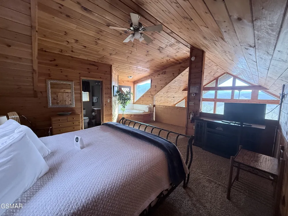 3767 Old Mountain Raod Road Sevierville, TN 37876