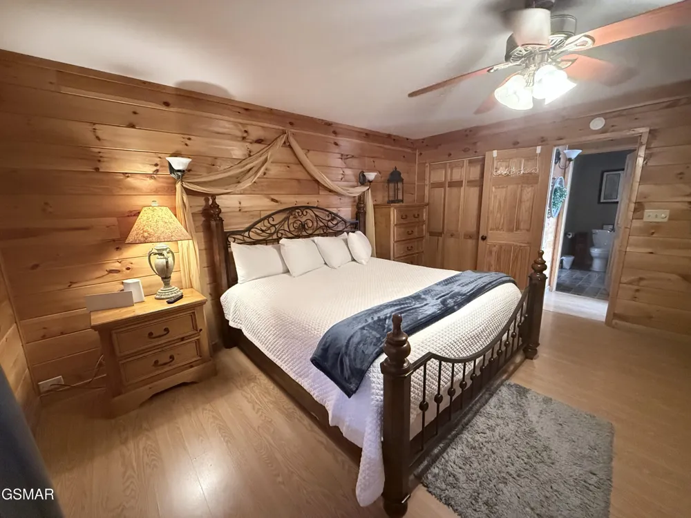 3767 Old Mountain Raod Road Sevierville, TN 37876