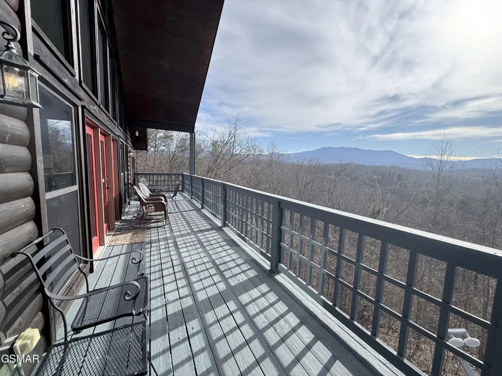 3767 Old Mountain Raod Road Sevierville, TN 37876