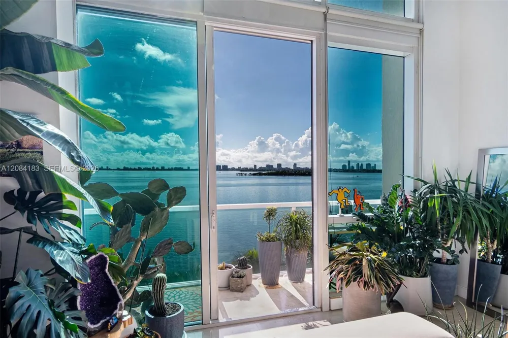 665 NE 25th St #403 Miami, FL 33137