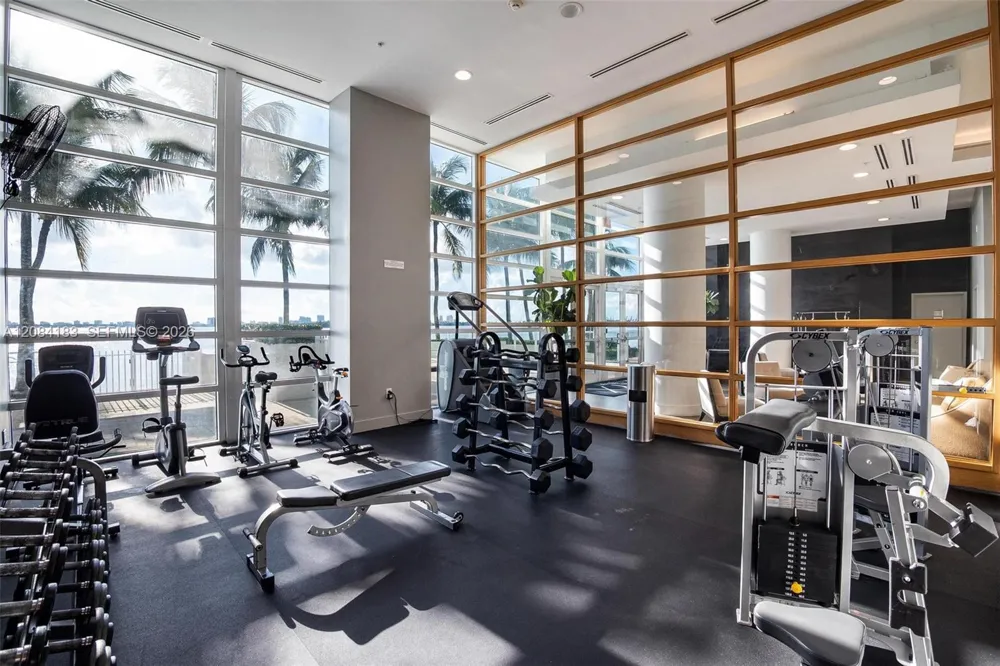 665 NE 25th St #403 Miami, FL 33137