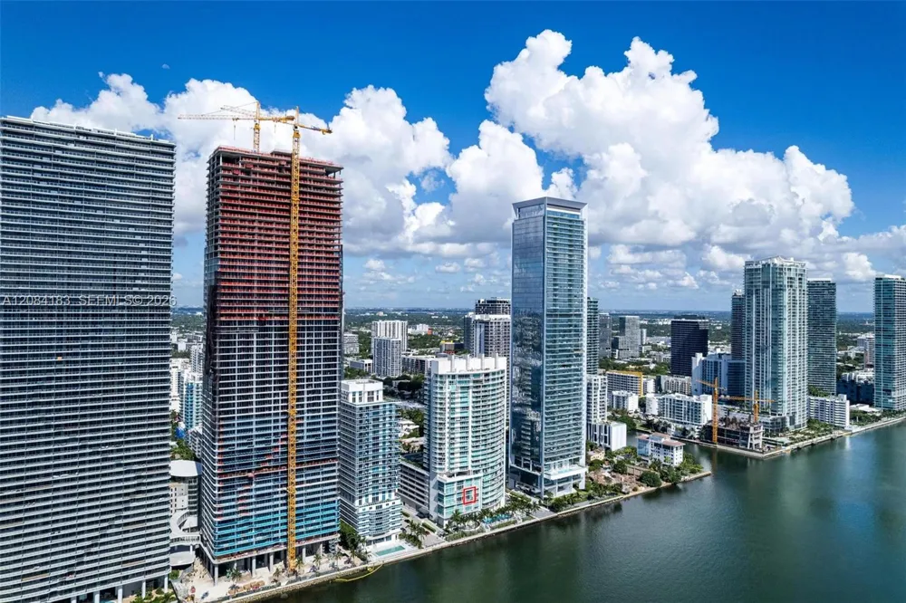 665 NE 25th St #403 Miami, FL 33137
