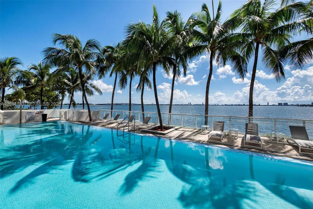665 NE 25th St #403 Miami, FL 33137
