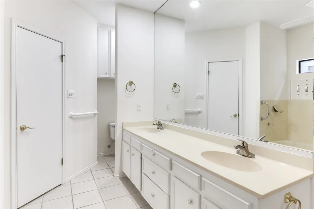 8120 Meandering Way Austin, TX 78759