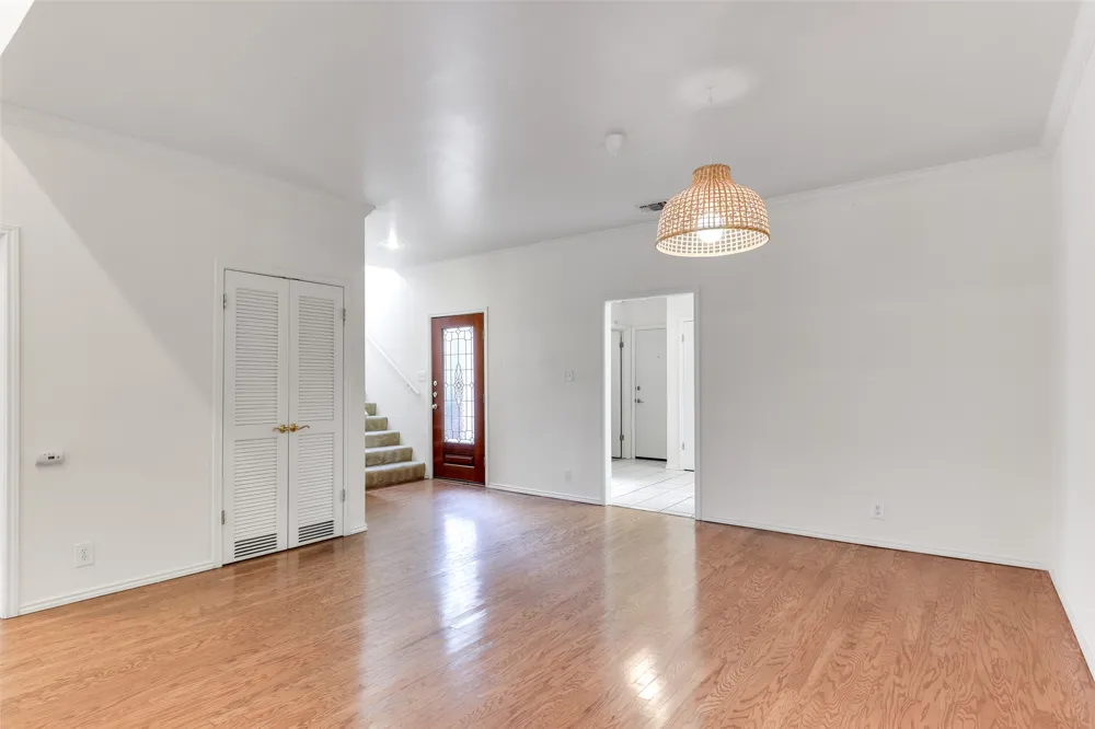 8120 Meandering Way Austin, TX 78759