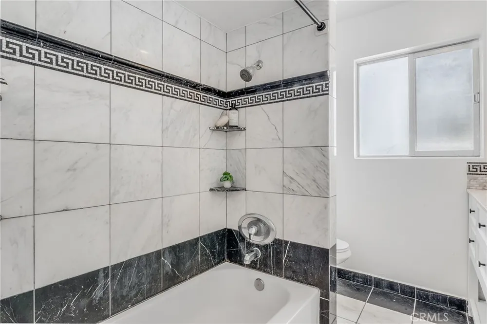801 E 1st Street #111 Long Beach, CA 90802