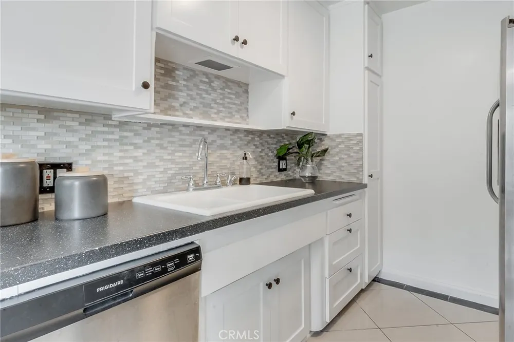 801 E 1st Street #111 Long Beach, CA 90802
