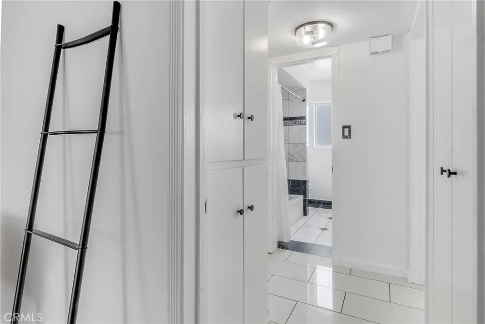 801 E 1st Street #111 Long Beach, CA 90802