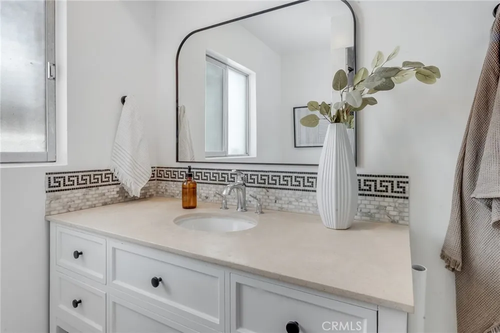 801 E 1st Street #111 Long Beach, CA 90802