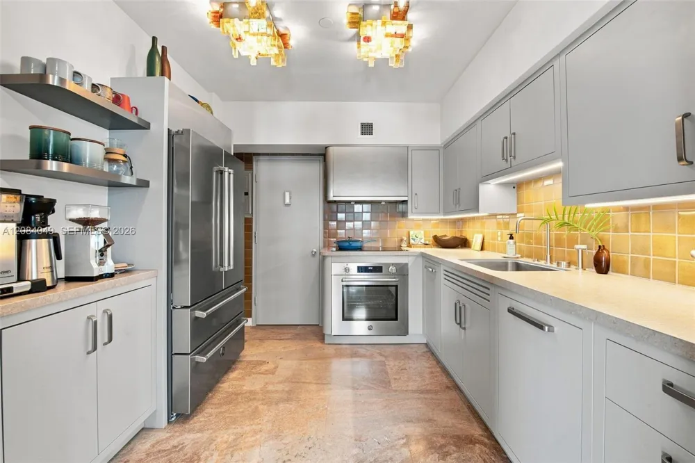 16 Island Ave #4E Miami Beach, FL 33139