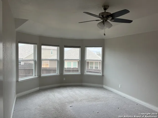 105 ESSLEMONT Boerne, TX 78015