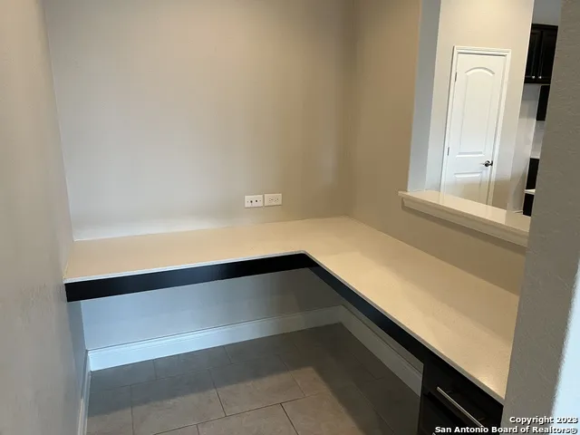 105 ESSLEMONT Boerne, TX 78015