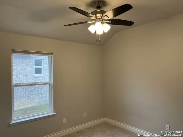 105 ESSLEMONT Boerne, TX 78015