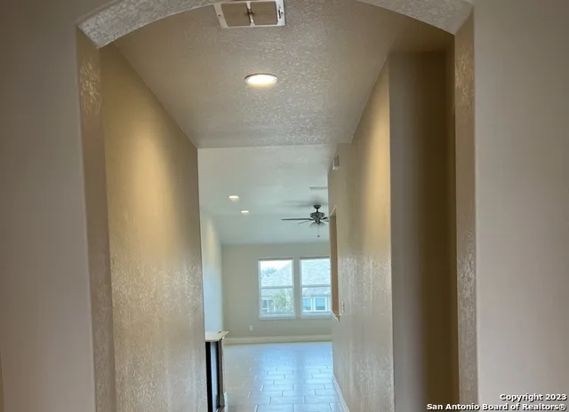 105 ESSLEMONT Boerne, TX 78015