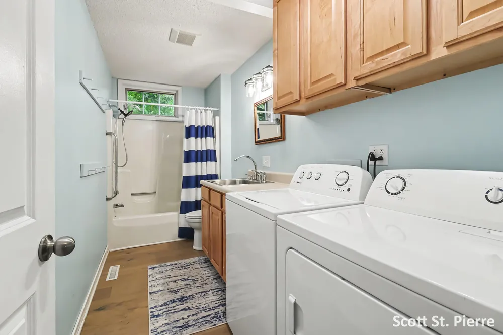 6635 S Shore Drive Whitehall, MI 49461