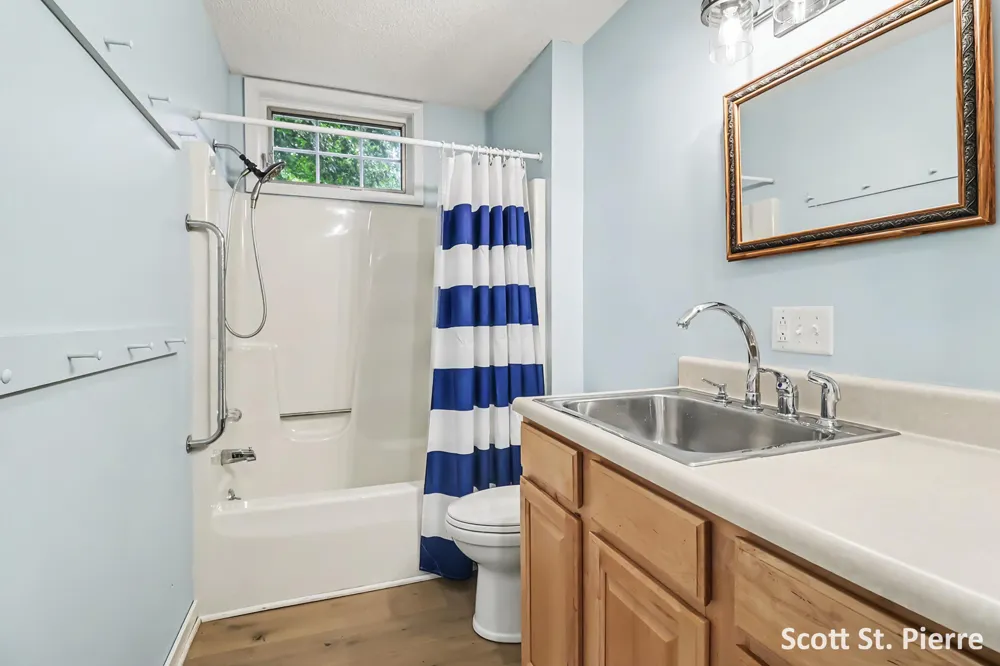 6635 S Shore Drive Whitehall, MI 49461