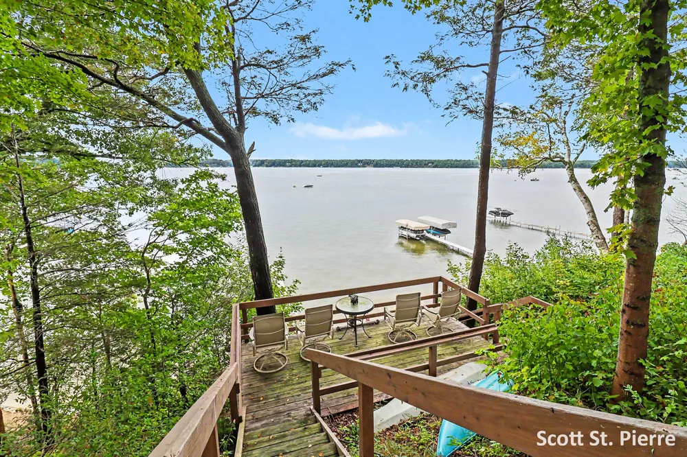 6635 S Shore Drive Whitehall, MI 49461