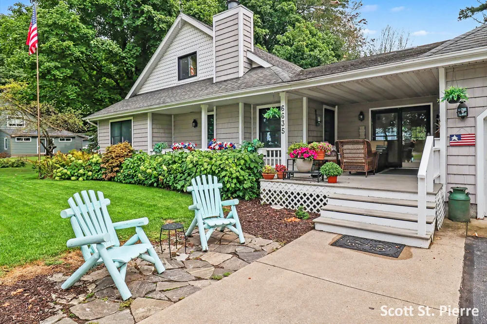 6635 S Shore Drive Whitehall, MI 49461