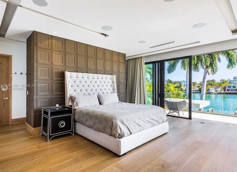 321 E Dilido Dr Miami Beach, FL 33139