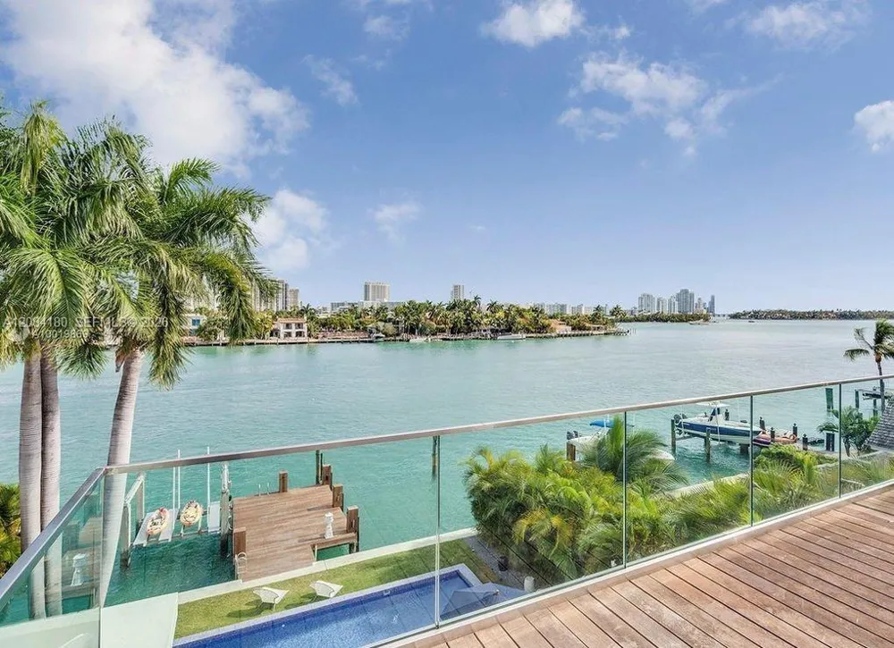 321 E Dilido Dr Miami Beach, FL 33139