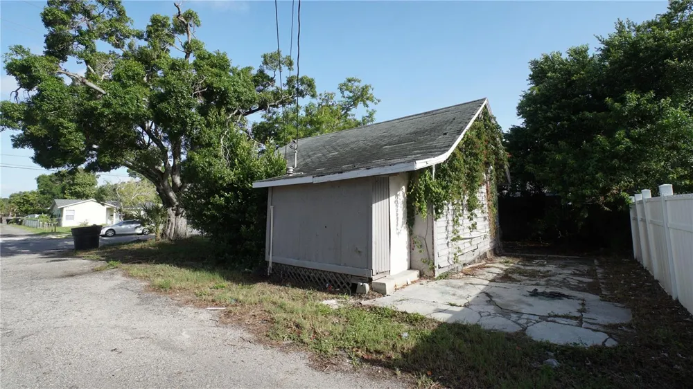 2135 44TH STREET S St Petersburg, FL 33711