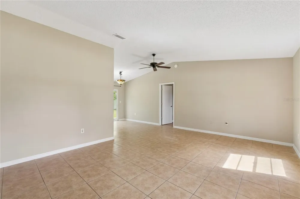 648 FLORIDIAN DRIVE Kissimmee, FL 34758