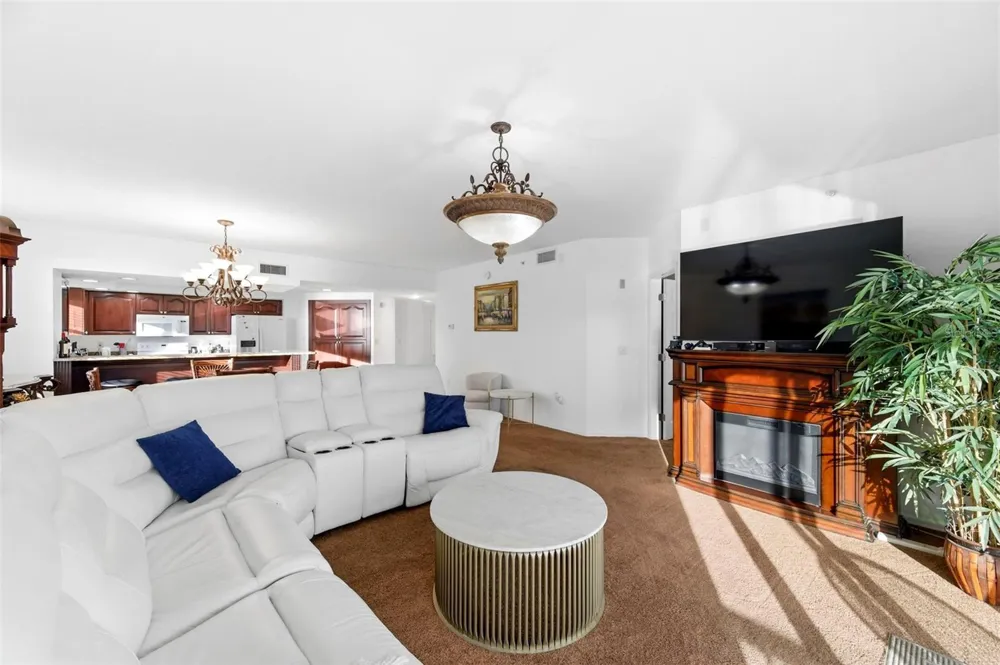 1200 COUNTRY CLUB DRIVE #2106 Largo, FL 33771
