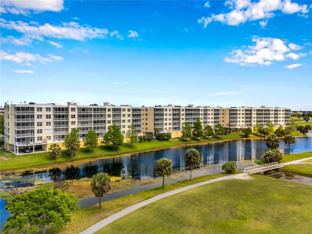 1200 COUNTRY CLUB DRIVE #2106 Largo, FL 33771