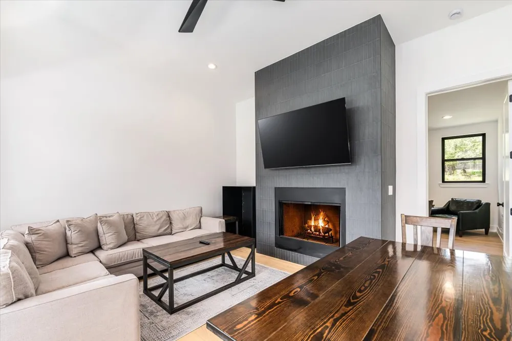 9600 Stratus Drive Dripping Springs, TX 78620